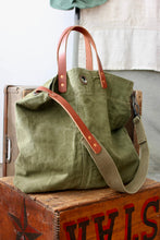 Load image into Gallery viewer, HF151 The Highlands Foundry Heritage Duffle Weekender Bag