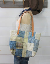 Load image into Gallery viewer, Heirloom Quilt Tote