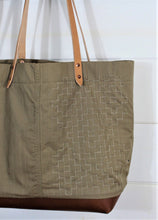 Load image into Gallery viewer, Sashiko Stitch Tote
