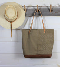 Load image into Gallery viewer, Sashiko Stitch Tote