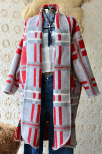 The Highlands Foundry Grey + Red Blanket Duster THF142