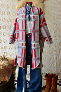 The Highlands Foundry Grey + Red Blanket Duster THF142