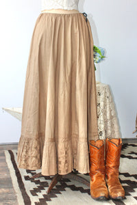 The Highlands Foundry Tan Heirloom Duster Skirt THF82
